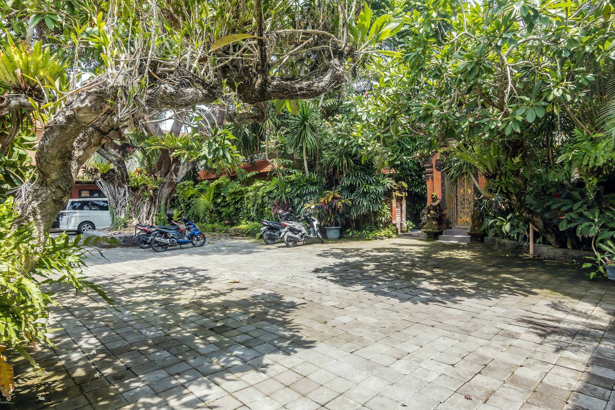 Zen Taman Petitenget Hotel 3*